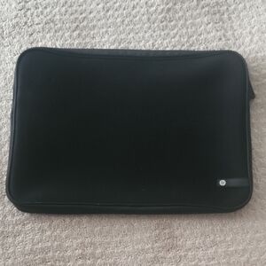 HP Black Laptop Sleeve with Zipper Closure